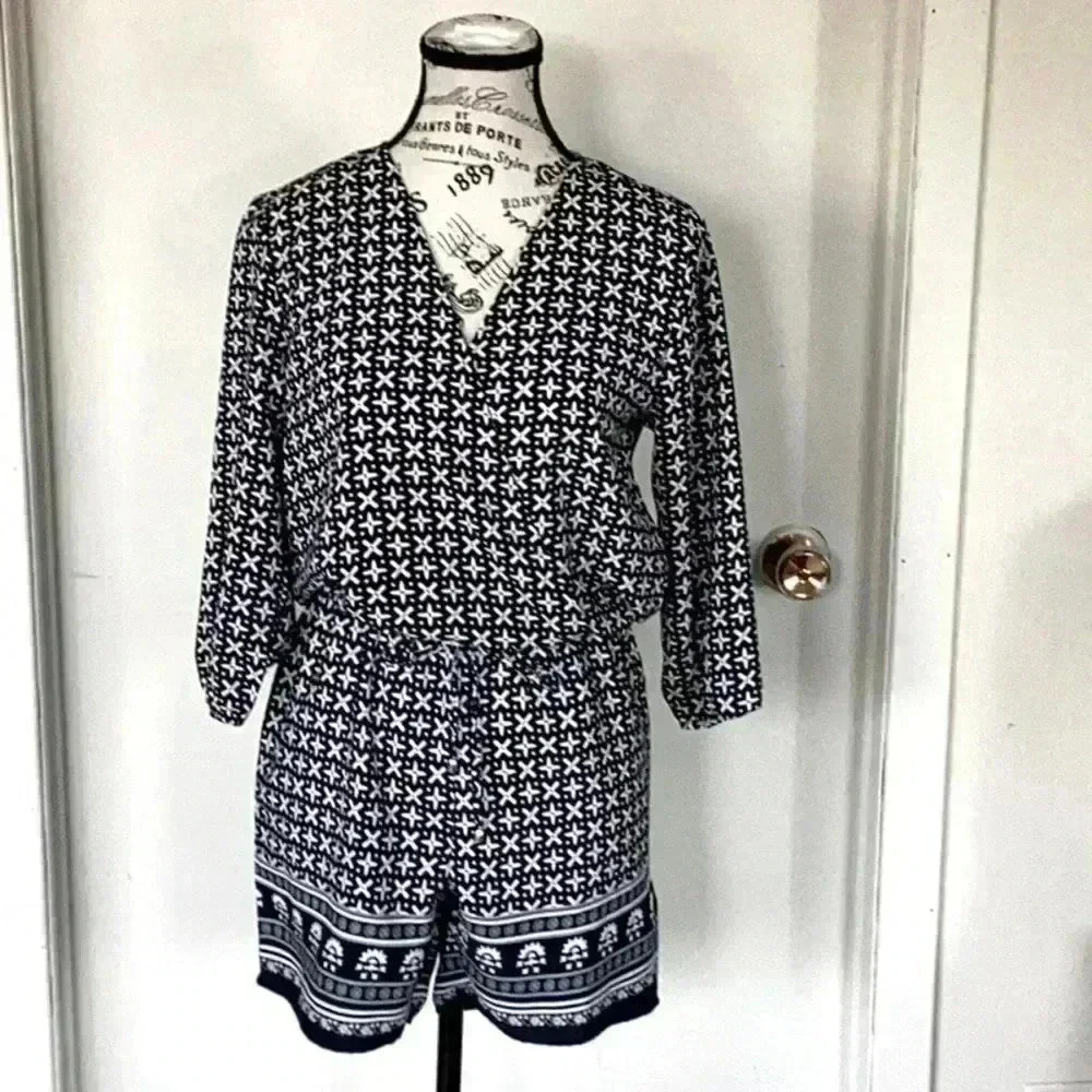 Trendsetter Wrap V-Neck Romper in Size XS